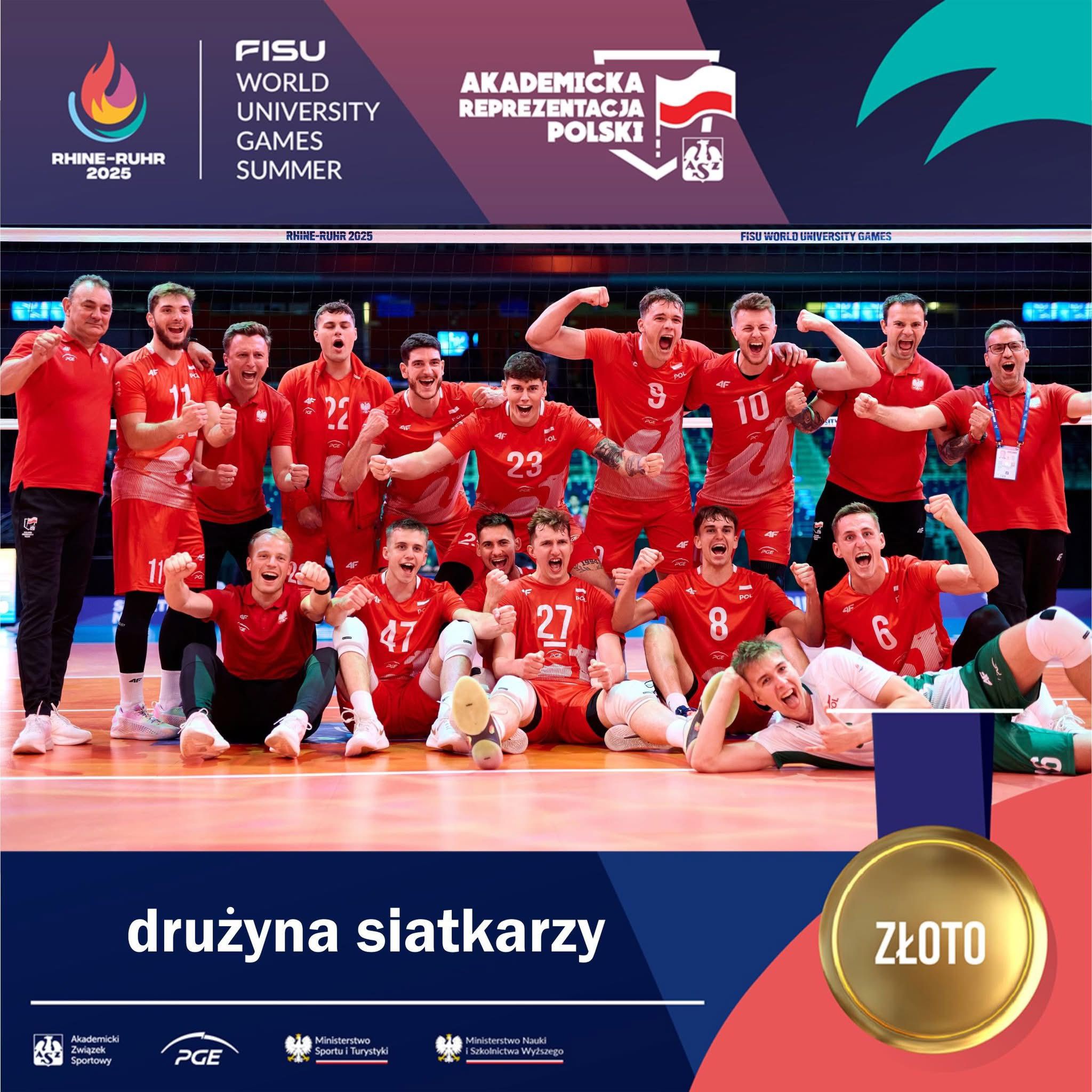 Zdjęcie przedstawia akademicką reprezentację Polski, kt&oacute;ra wywalczyła złoty medal na Letniej Uniwersjadzie w Berlinie